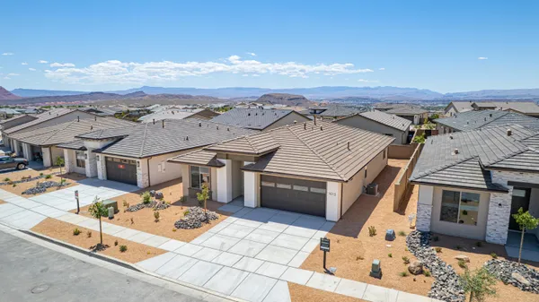 Property Slideshow image 2 of 27 | 1613 n ascent st 152, Washington, UT, 84780