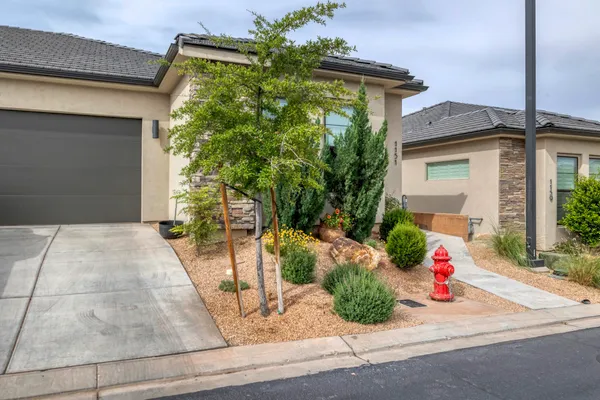 Property Slideshow image 2 of 36 | 1151 w graham dr, St George, UT, 84790