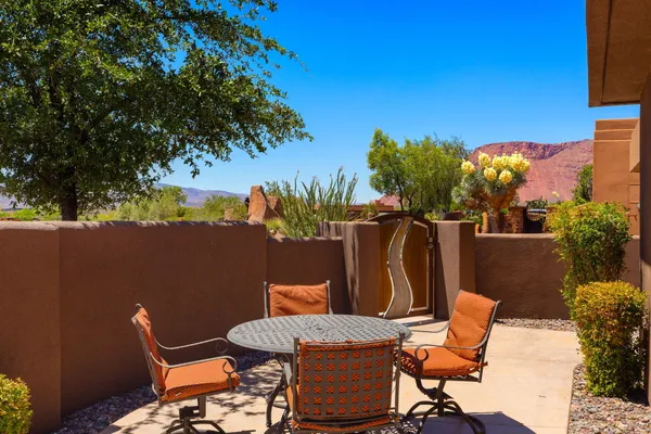 Property Slideshow image 3 of 41 | 2410 entrada trl 3, St George, UT, 84770