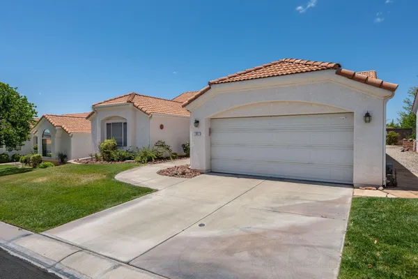 Property Slideshow image 2 of 25 | 39 n valley view dr 51, St George, UT, 84770