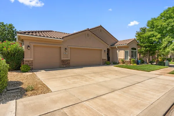 Property Slideshow image 2 of 29 | 1601 w sunkissed dr, St George, UT, 84790
