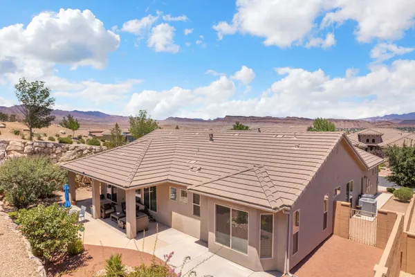 Property Slideshow image 2 of 36 | 1587 w whitestone dr, St George, UT, 84790
