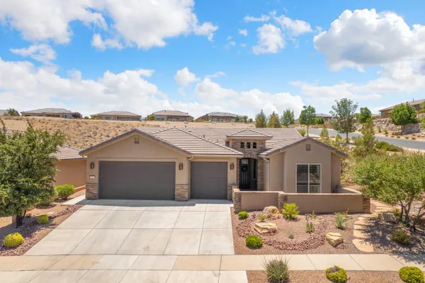Property Slideshow image 3 of 36 | 1587 w whitestone dr, St George, UT, 84790