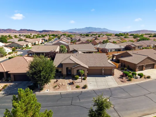 Property Slideshow image 2 of 55 | 1662 w sunstar dr, St George, UT, 84790