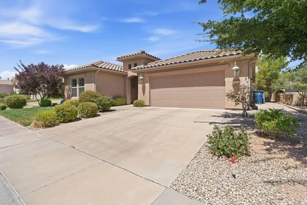 Property Slideshow image 2 of 44 | 4652 s medallion dr, St George, UT, 84790