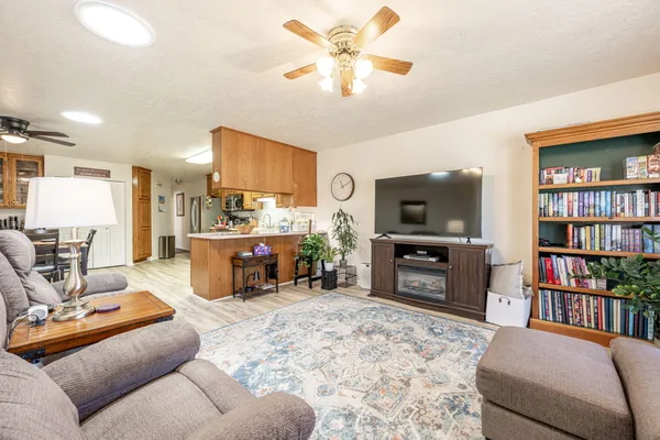 Property Slideshow image 2 of 19 | 1331 n dixie downs rd 144, St George, UT, 84770