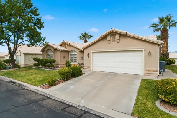 Property Slideshow image 3 of 29 | 225 n valley view dr 19, St George, UT, 84770