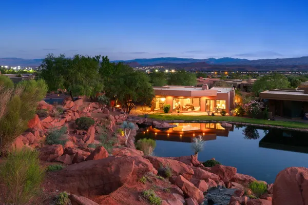 Property Slideshow image 2 of 39 | 2331 w entrada trl 70, St George, UT, 84770