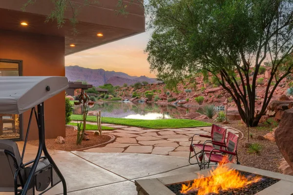 Property Slideshow image 3 of 39 | 2331 w entrada trl 70, St George, UT, 84770