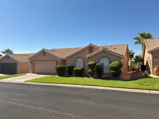 Property Slideshow image 3 of 9 | 210 n mall dr 71, St George, UT, 84790