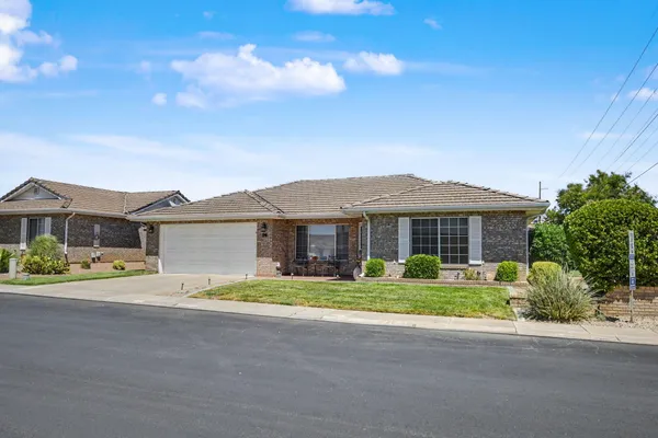 Property Slideshow image 2 of 30 | 1055 e 900 s 26, St George, UT, 84790