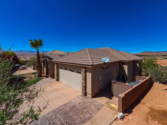 Property Slideshow image 3 of 52 | 844 w las colinas dr, St George, UT, 84790