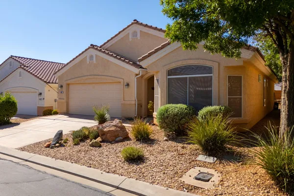 Property Slideshow image 2 of 37 | 1448 w summer poppy dr, St George, UT, 84790