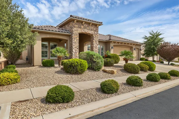 Property Slideshow image 2 of 50 | 1560 w bonita bay cir, St George, UT, 84790