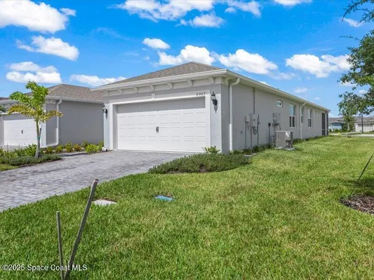 Property Slideshow image 2 of 36 | 8967 splashing dr, Melbourne, FL, 32940