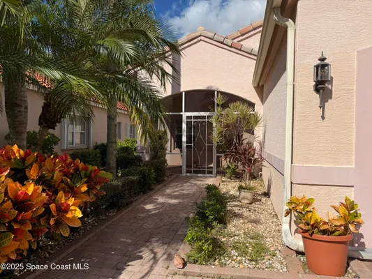 Property Slideshow image 2 of 29 | 633 nw whitfield way, Port St Lucie, FL, 34986