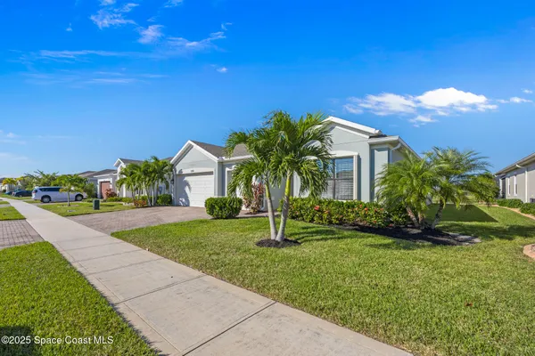 Property Slideshow image 3 of 44 | 2300 caravan pl, Melbourne, FL, 32940