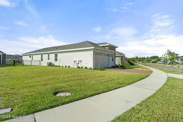 Property Slideshow image 2 of 56 | 3168 songbird cir, Harmony, FL, 34773