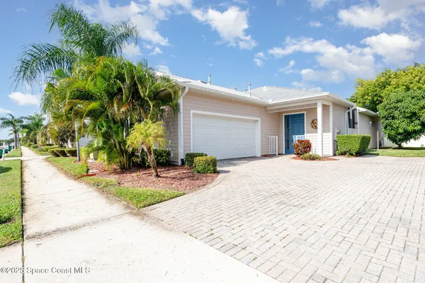 Property Slideshow image 2 of 65 | 4150 alamanda key dr, Melbourne, FL, 32901
