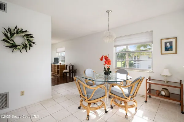 Property Slideshow image 3 of 32 | 40 vis gdns trl 201, Vero Beach, FL, 32962