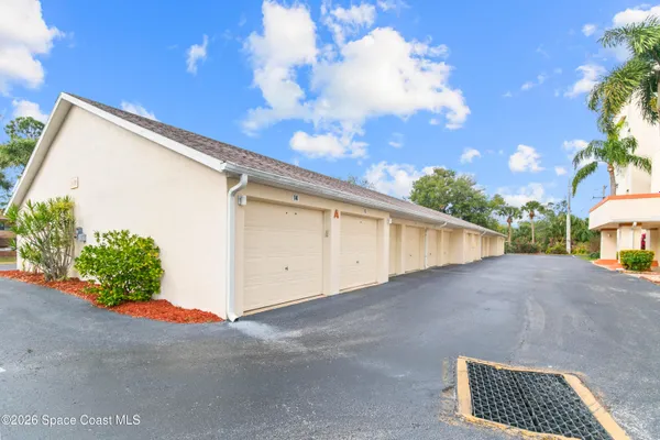Property Slideshow image 2 of 23 | 1410 huntington ln 1106, Rockledge, FL, 32955