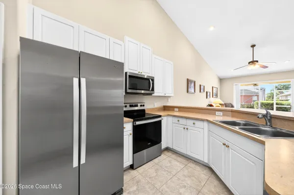 Property Slideshow image 3 of 37 | 2670 camberly cir, Melbourne, FL, 32940