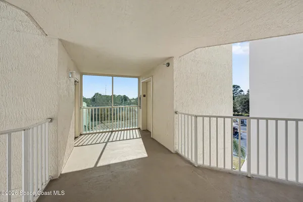 Property Slideshow image 3 of 27 | 1420 huntington ln 2403, Rockledge, FL, 32955