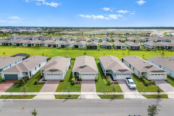 Property Slideshow image 2 of 52 | 3013 tidepool pl, Melbourne, FL, 32940