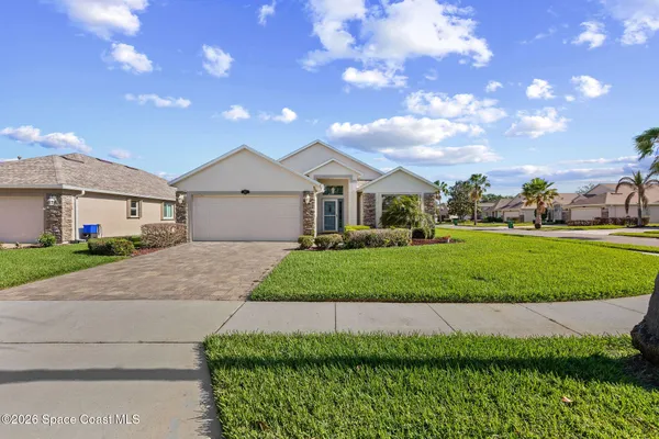 Property Slideshow image 2 of 40 | 1611 lago mar dr, Melbourne, FL, 32940