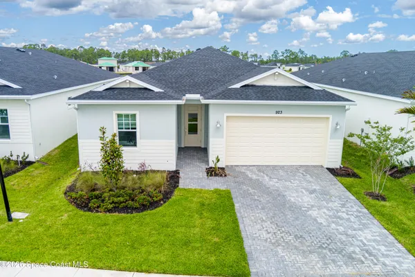 Property Slideshow image 2 of 37 | 923 veronese pl, Palm Bay, FL, 32907