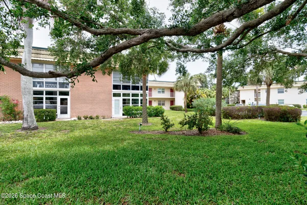 Property Slideshow image 2 of 32 | 5 vista gardens trl 202, Vero Beach, FL, 32962