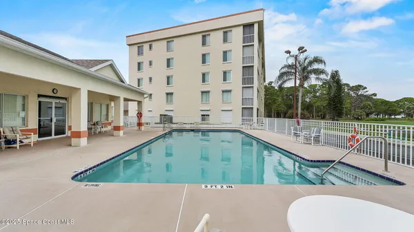 Property Slideshow image 3 of 40 | 1420 huntington ln 2405, Rockledge, FL, 32955