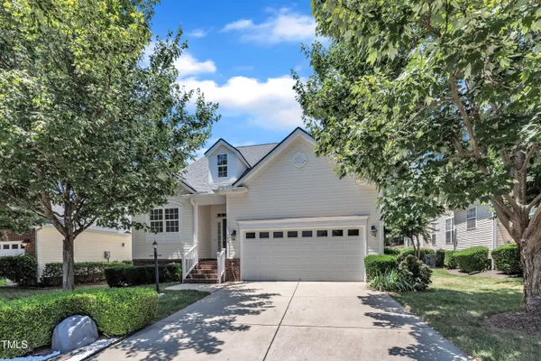 Property Slideshow image 2 of 36 | 105 rockport ridge way, Cary, NC, 27519