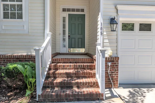 Property Slideshow image 3 of 36 | 105 rockport ridge way, Cary, NC, 27519