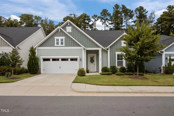Property Slideshow image 2 of 50 | 586 middleton pl, Chapel Hill, NC, 27516