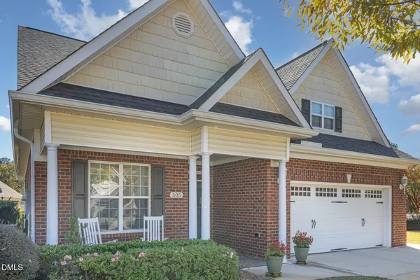 Property Slideshow image 3 of 38 | 505 easy wind ln, Garner, NC, 27529