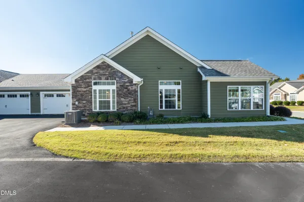 Property Slideshow image 3 of 40 | 1480 orchard villas ave, Apex, NC, 27502