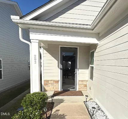 Property Slideshow image 2 of 5 | 203 maroon ct, Raleigh, NC, 27610