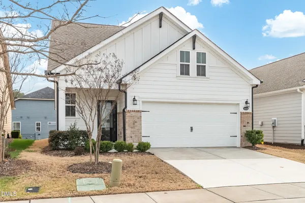 Property Slideshow image 2 of 48 | 6434 crown pkwy 65, Durham, NC, 27703