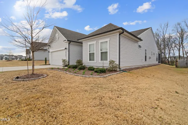 Property Slideshow image 2 of 42 | 2433 nassau trce, Fuquay Varina, NC, 27526