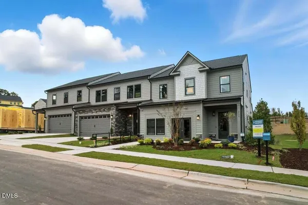 Property Slideshow image 2 of 39 | 1103 palisade bluff ln, Apex, NC, 27502