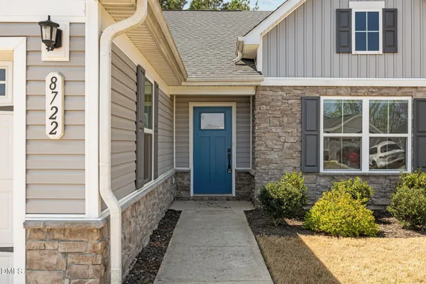 Property Slideshow image 2 of 28 | 8722 kenridge ln, Fuquay Varina, NC, 27526