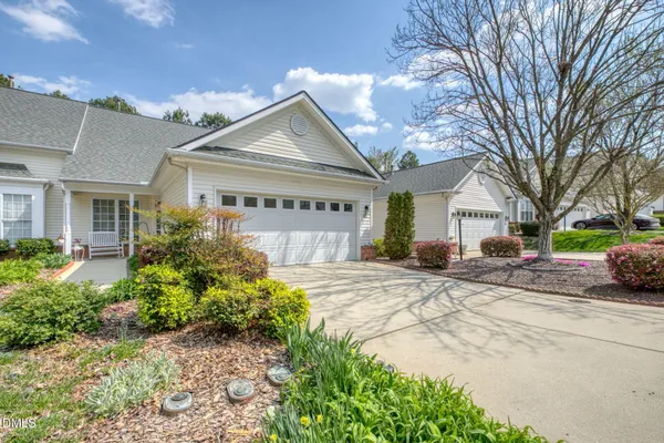Property Slideshow image 3 of 36 | 438 sawgrass hill ct, Cary, NC, 27519