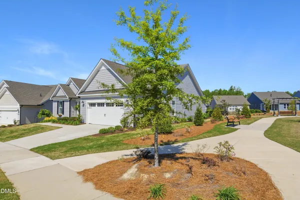 Property Slideshow image 3 of 42 | 2009 flycatcher ln, Fuquay Varina, NC, 27526