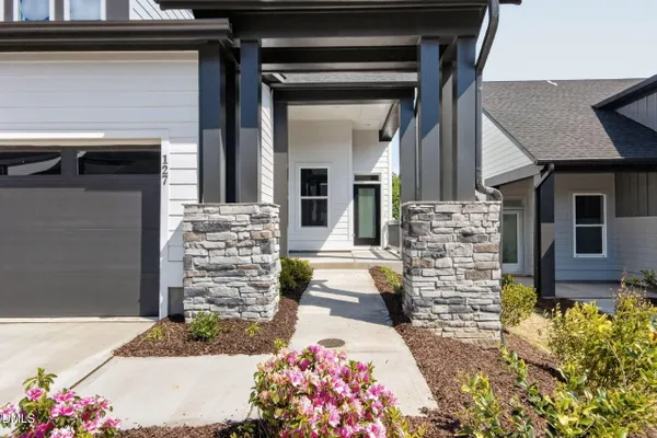 Property Slideshow image 3 of 50 | 127 tantara bnd, Pittsboro, NC, 27312