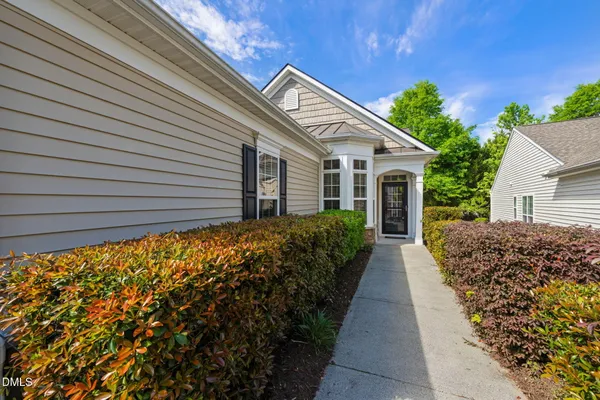Property Slideshow image 2 of 38 | 206 callum pl, Cary, NC, 27519