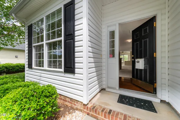 Property Slideshow image 3 of 35 | 406 indian elm ln, Cary, NC, 27519