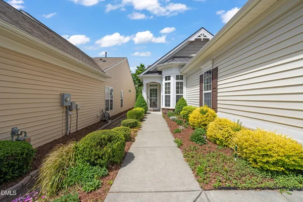 Property Slideshow image 2 of 61 | 725 bradhurst pl, Cary, NC, 27519