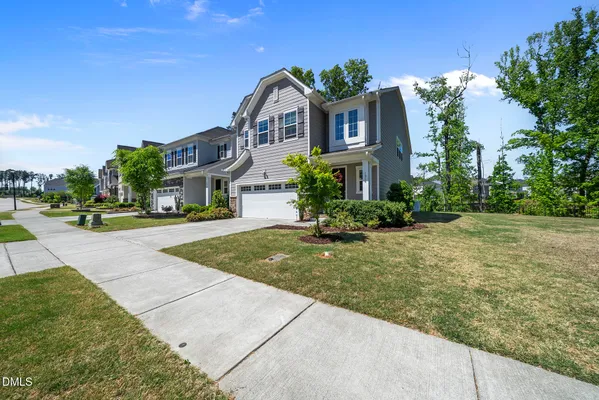 Property Slideshow image 2 of 44 | 1916 kings knot ct, Apex, NC, 27502