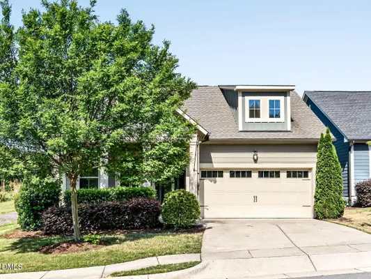 Property Slideshow image 2 of 28 | 63 middleton pl, Chapel Hill, NC, 27516